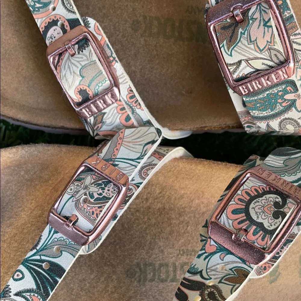 Birkenstock Kids Sandals with Floral Pattern - Picture 3 of 4
